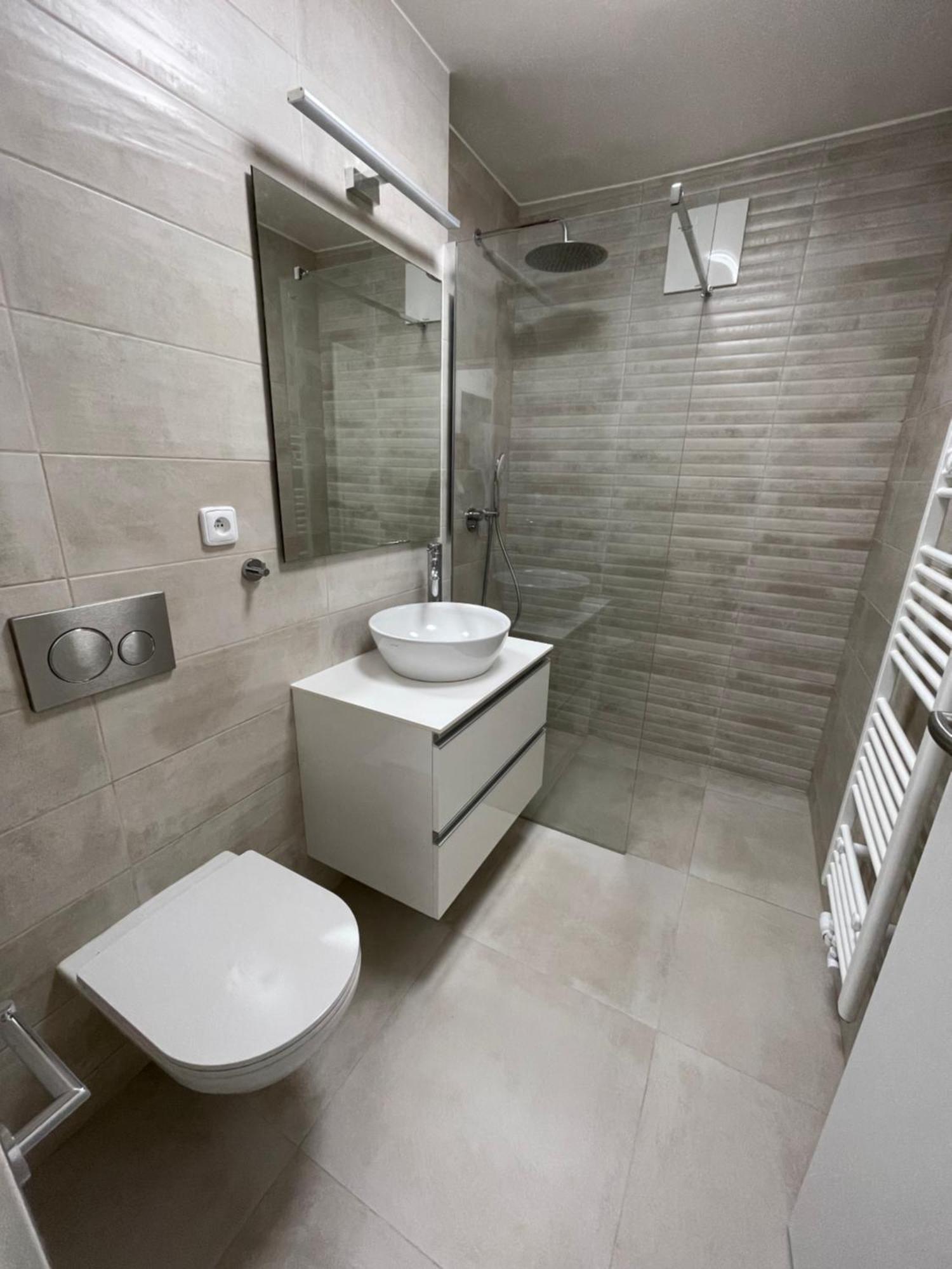 Apartman Sadova Zlin Luaran gambar