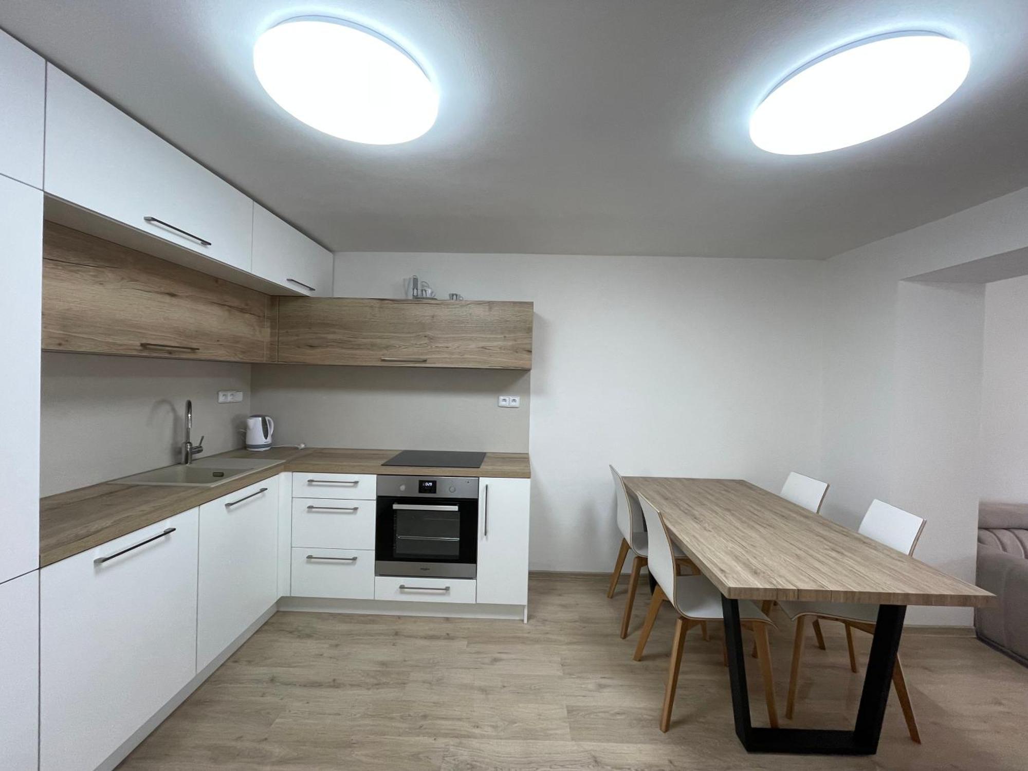Apartman Sadova Zlin Luaran gambar